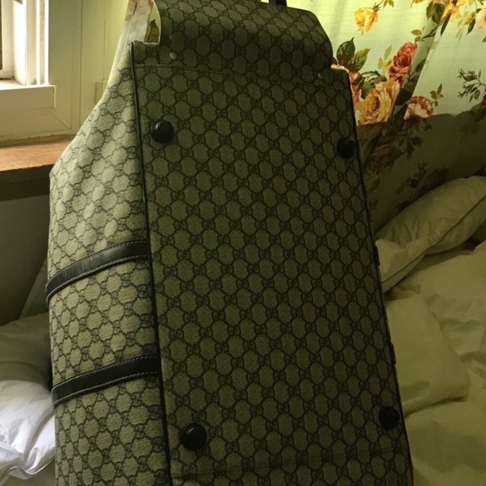 Rolling Gucci coated canvas duffle !!!🔥🔥🔥🔥🔥🔥 - Picture 6 of 8